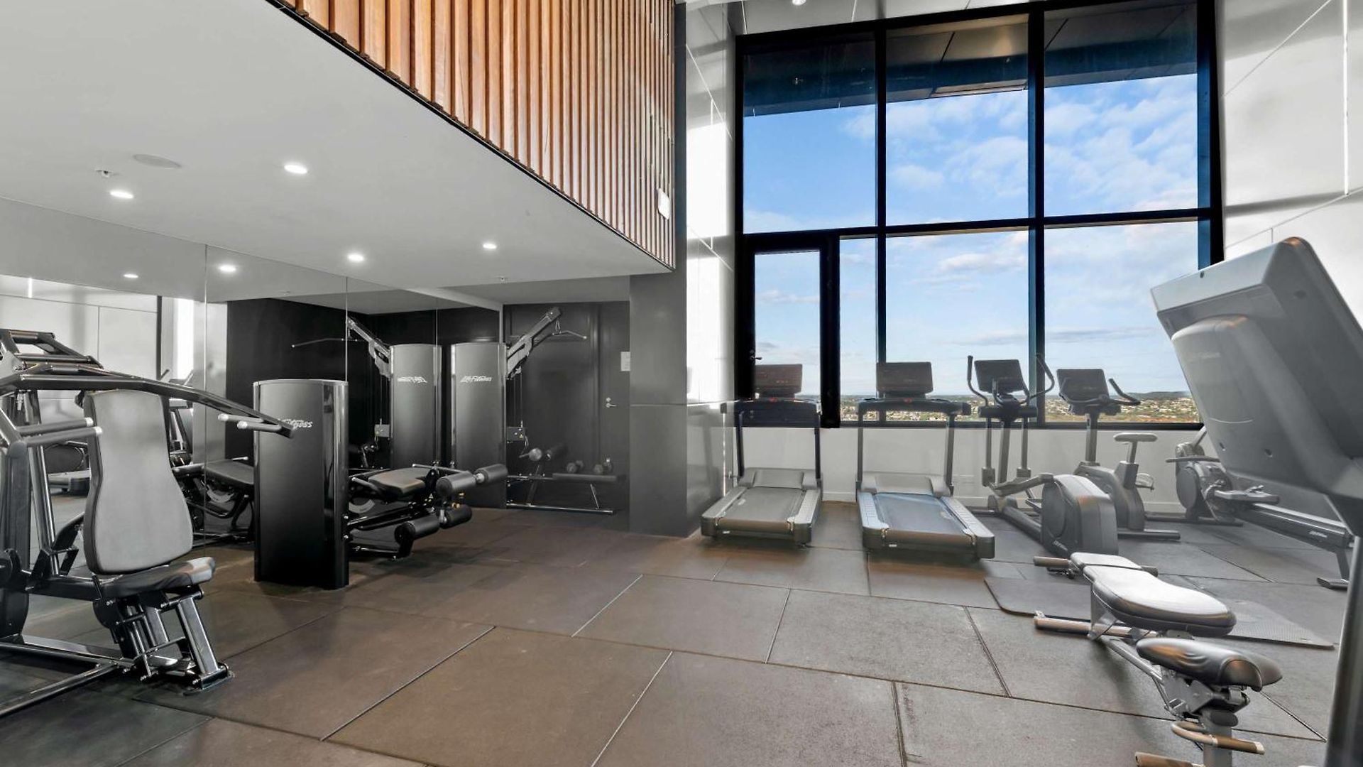 Urban Heights On Margaret Stylish Apartment *