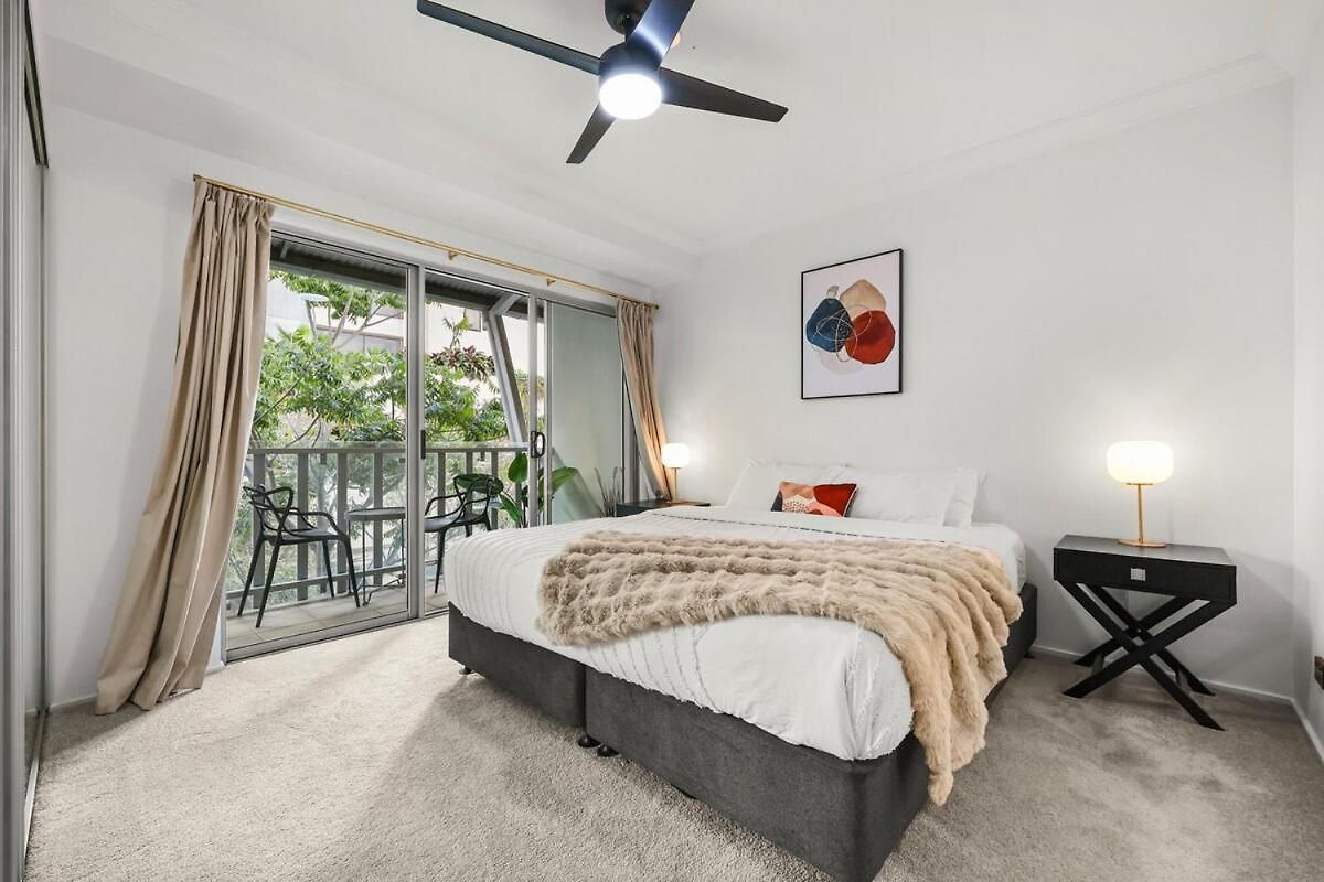 2 Level Skyloft - Pool - Sleeps 6 - Baby Apartment