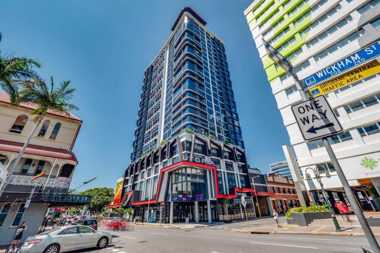 2br Utopia Fortitude Valley -pool-rooftop-king Bed Apartment