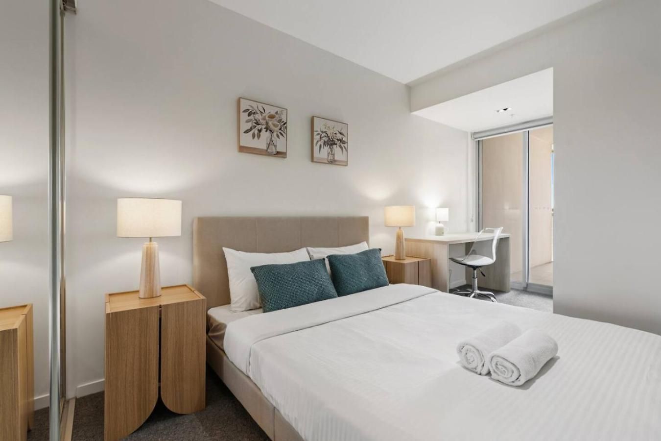 Premium Urban With Rooftop Pool And Views Apartment