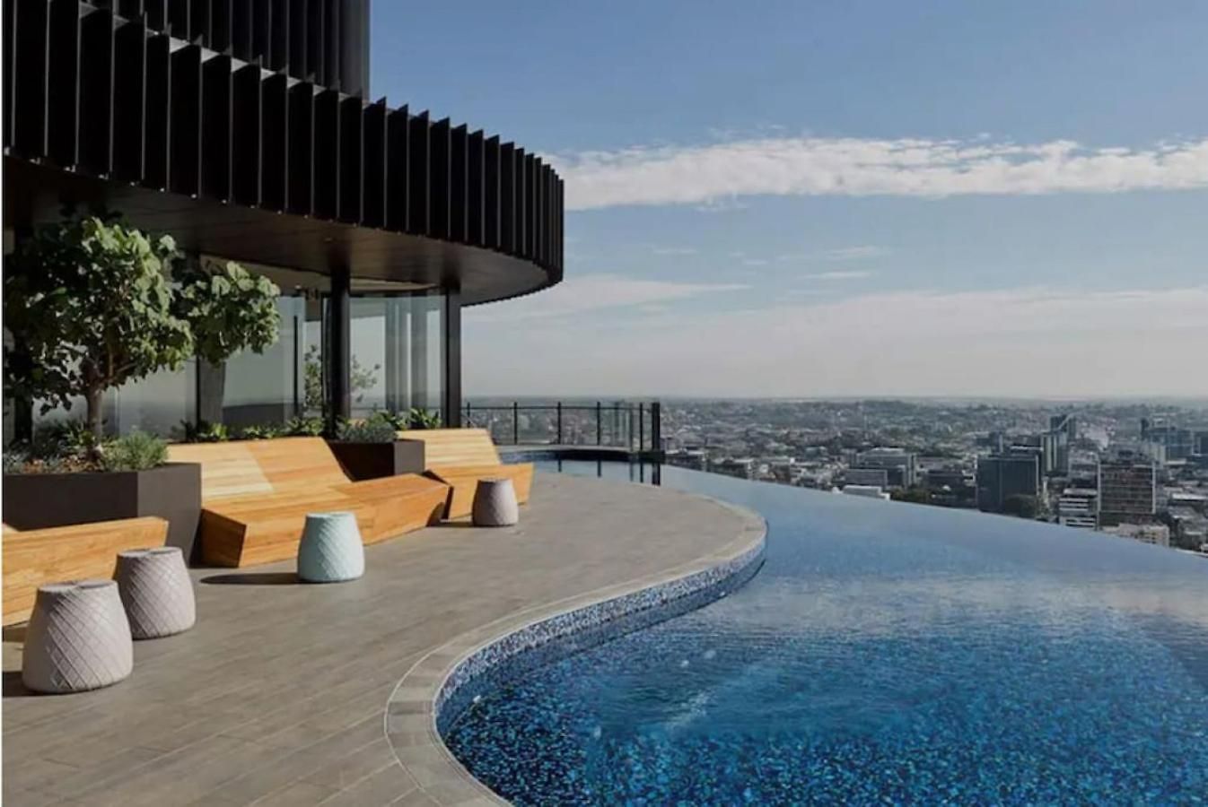 Inspired Serenity With River Views, Fast Wifi, Carpark, Gym, Rooftop Pool Brisbane