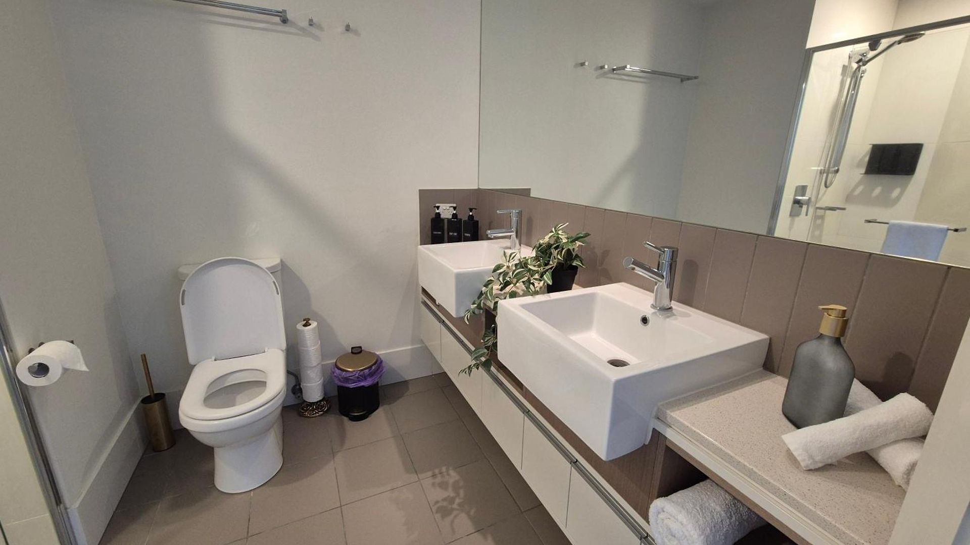 The Gilded Gallery I Art-inspired Luxe Retreat Brisbane