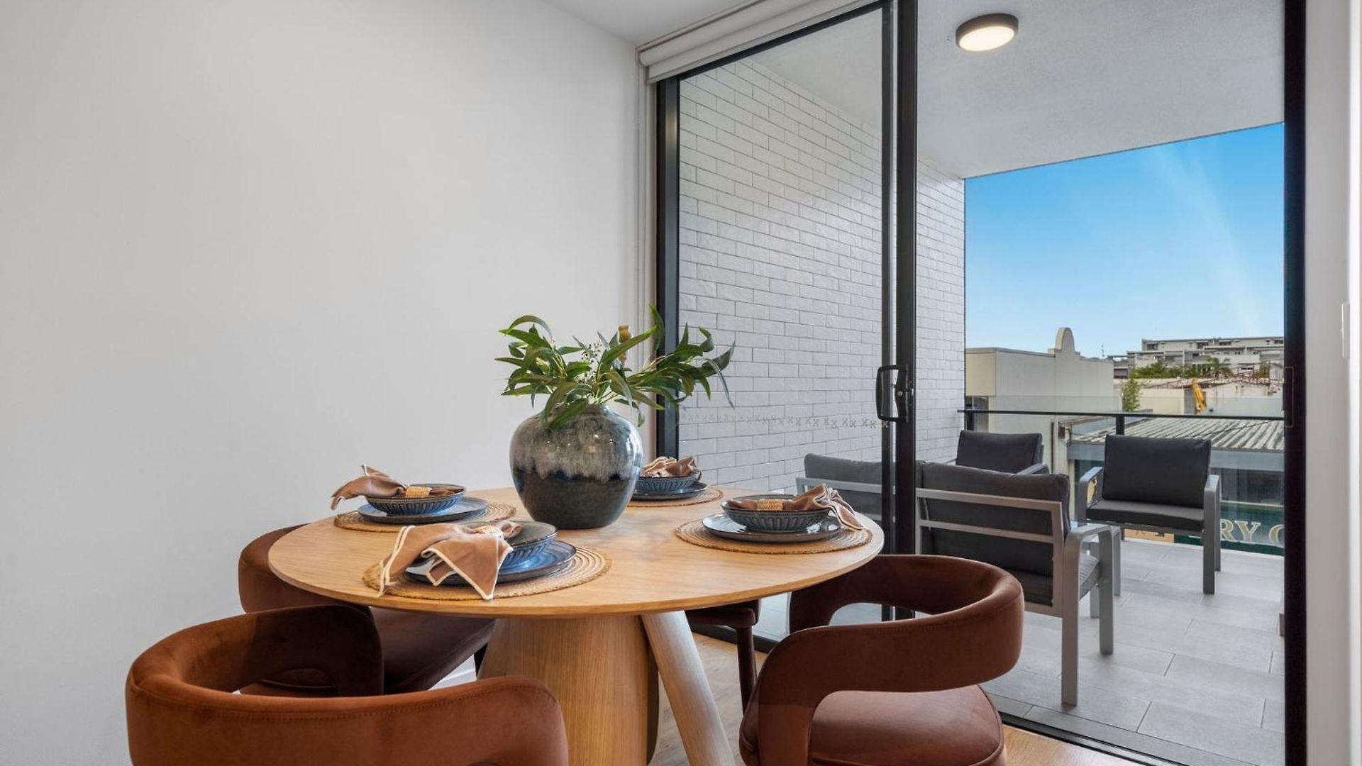 Fortitude Valley Hideaway - 2Br Apartment With Balcony & 2 Free Car Bays * Brisbane