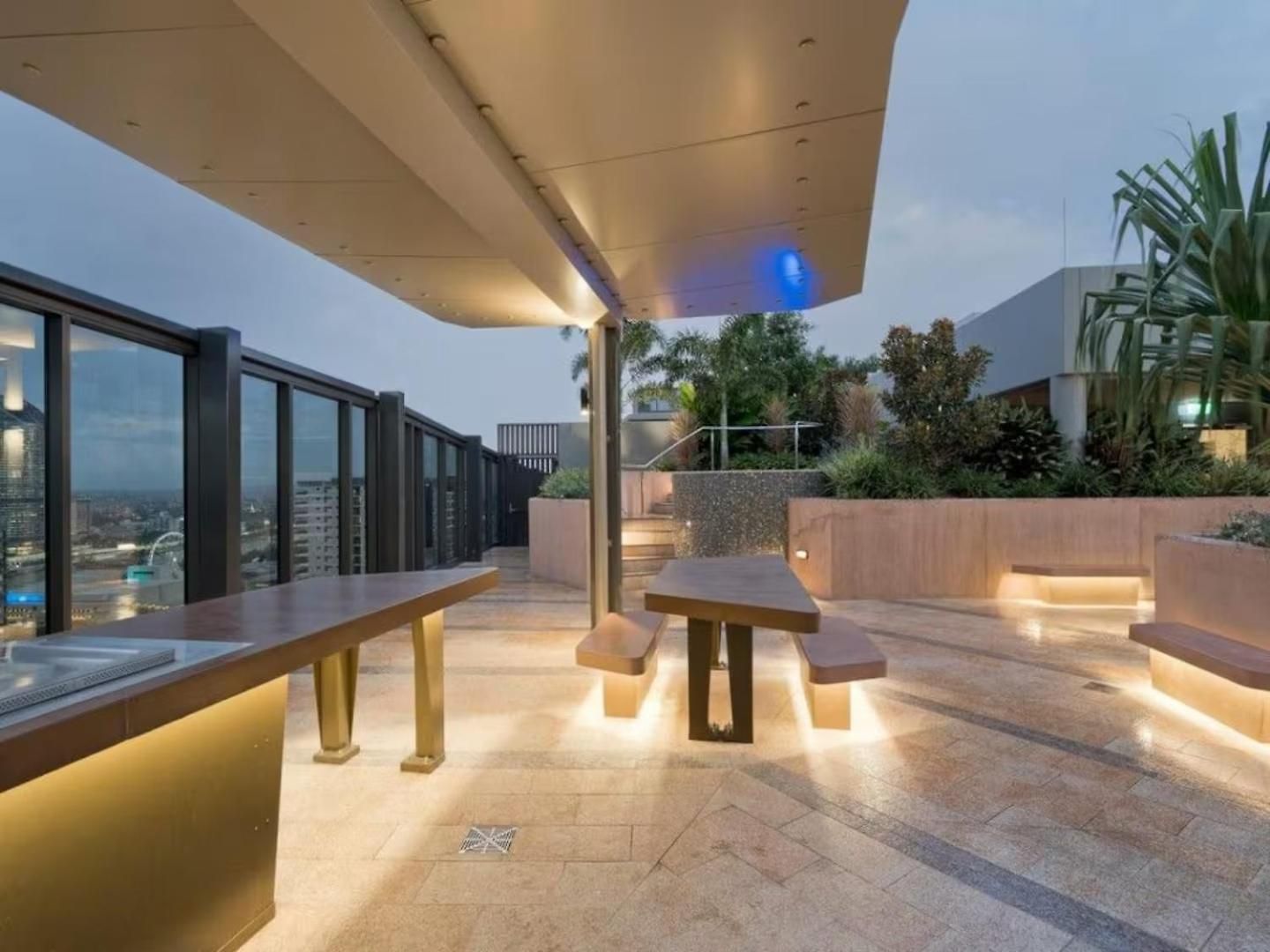 Apartment Stunning River & Mountain Views With 2br, Pool & Gym Brisbane
