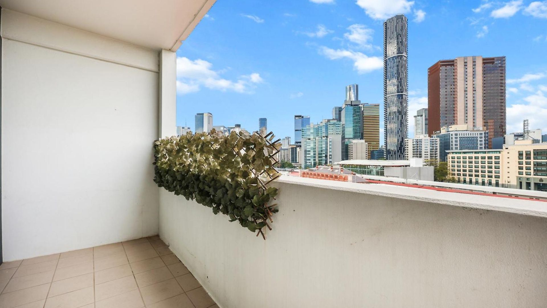 Entire Unit - 2 Pools - Sauna - Park - Cbd Views - Baby Ready