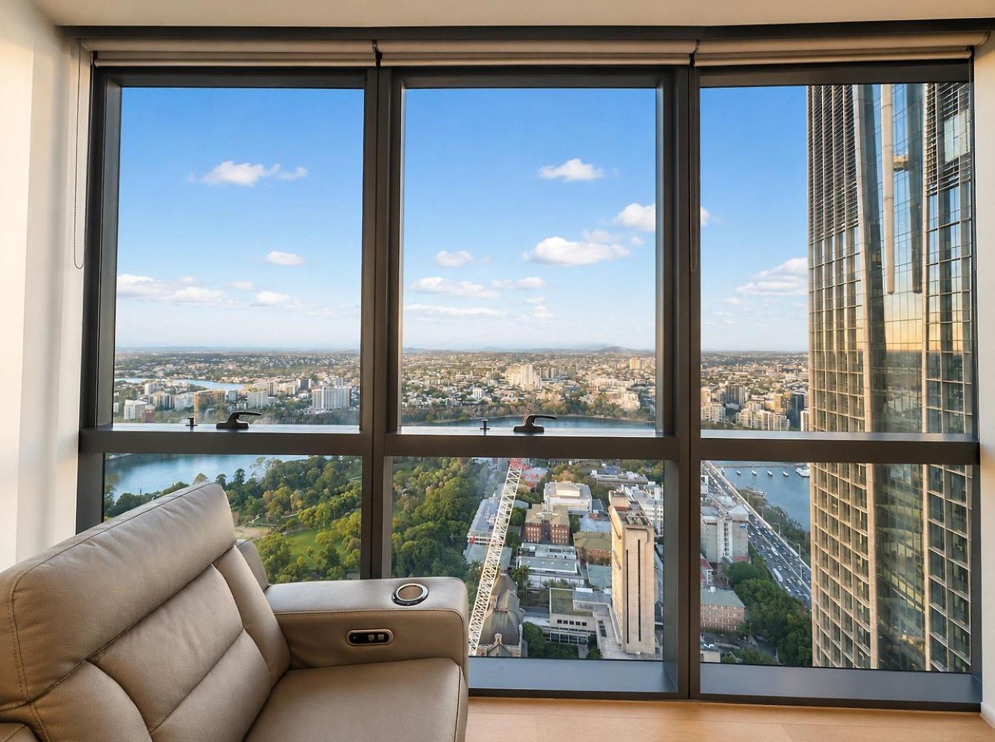Queens Wharf Floor, 2 Bedrooms, 1 Parking Apartment