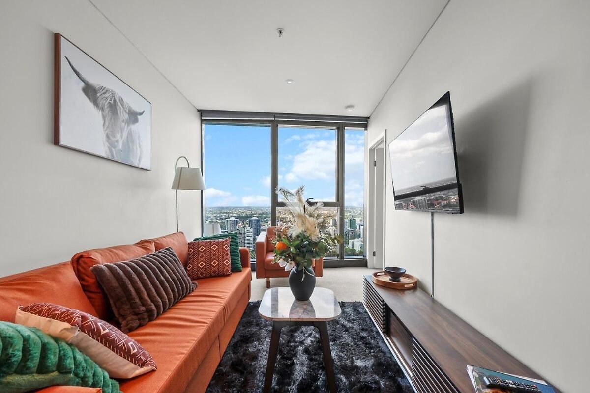 Apartment Level 43 Water Views - 2br - Sleeps 6 & Baby *