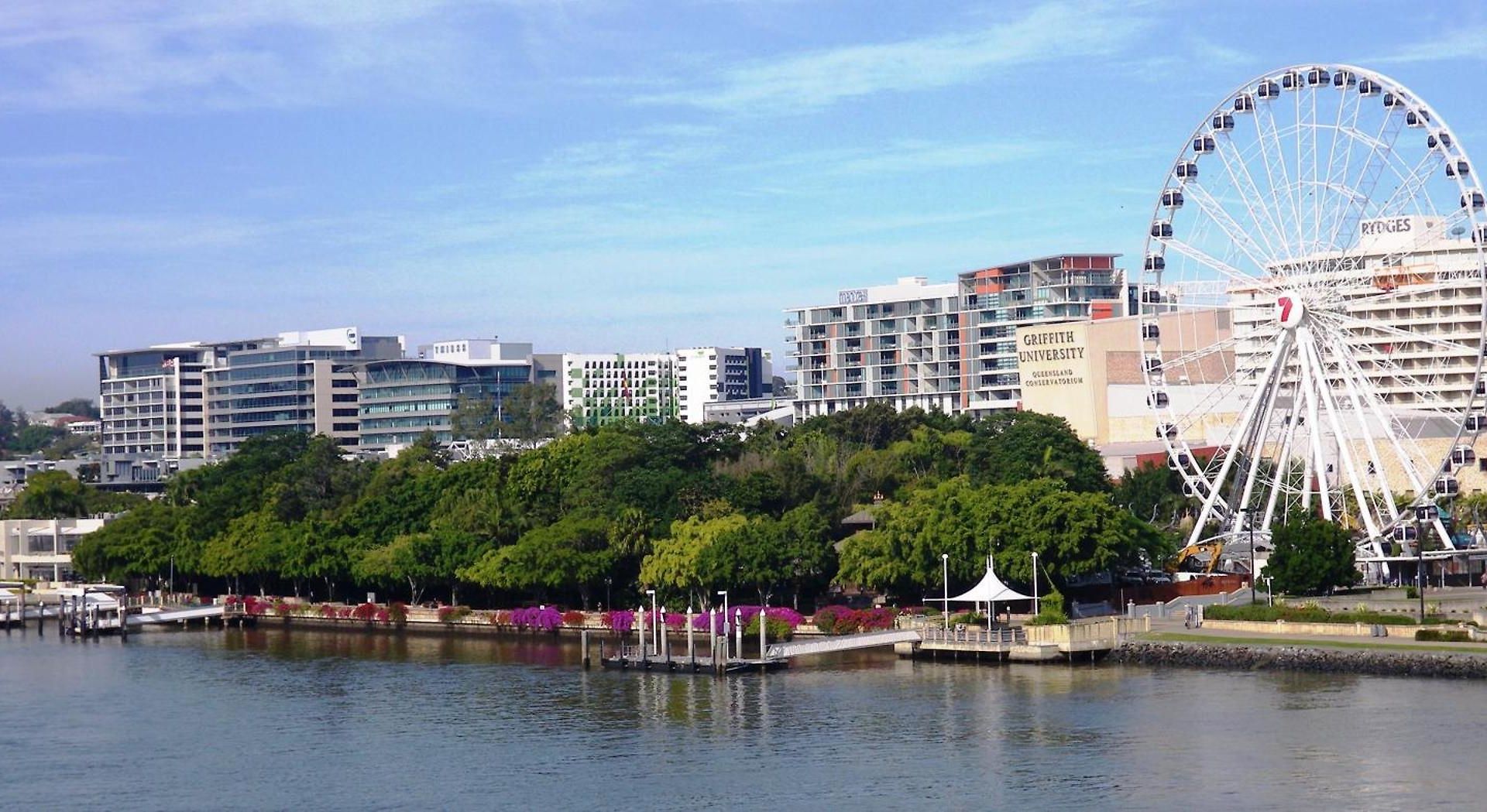 Southbank With Pool, Sauna & Parking Apartment