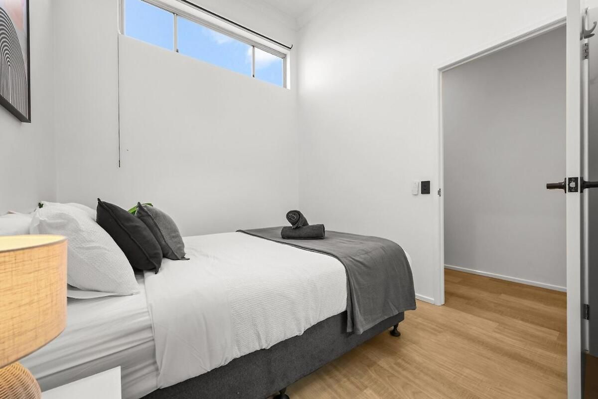 2 Level Skyloft - Pool - Sleeps 6 - Baby Apartment *