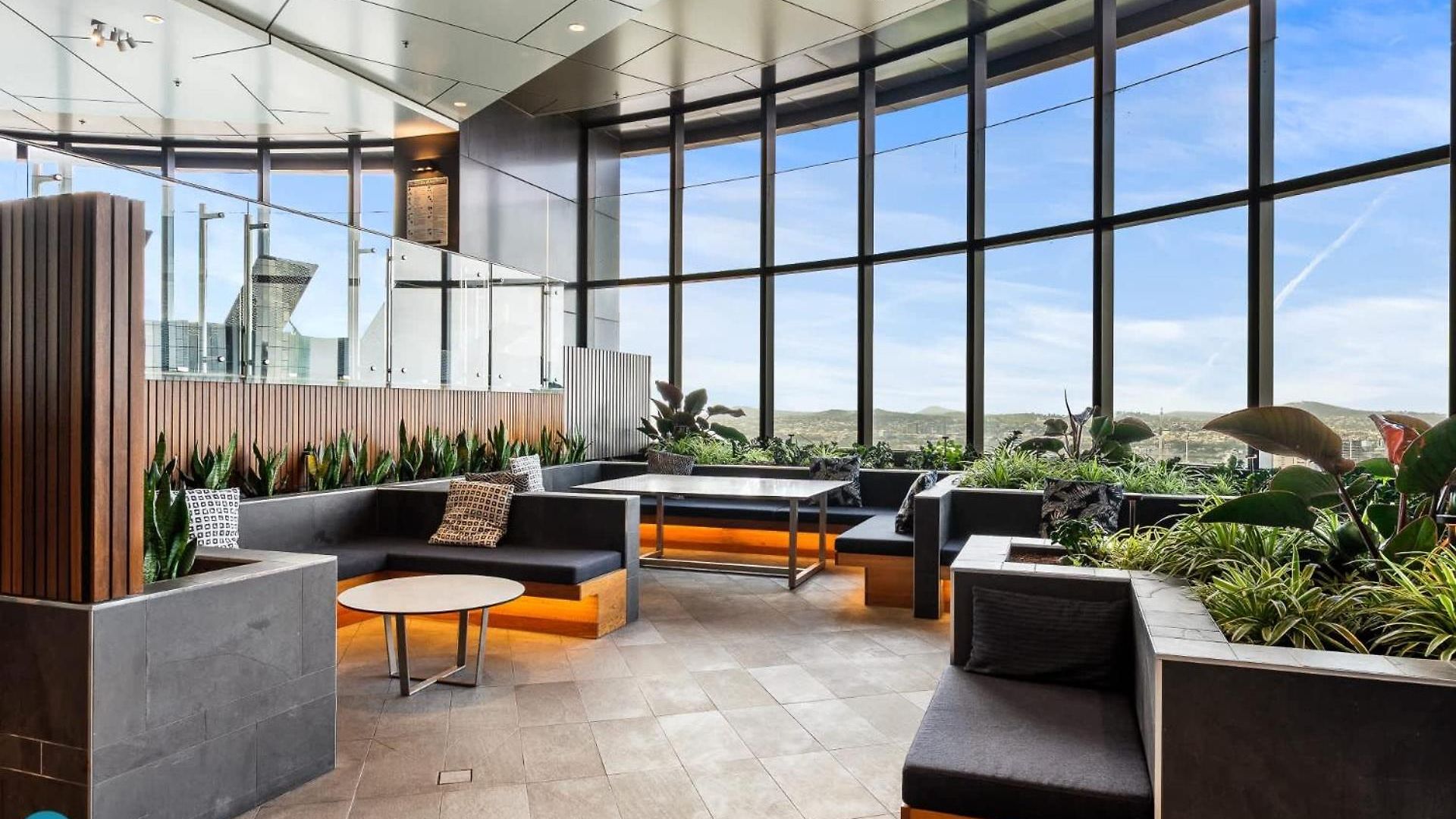 Apartment Sky Tower 1br Luxe Retreat Pool & Gym