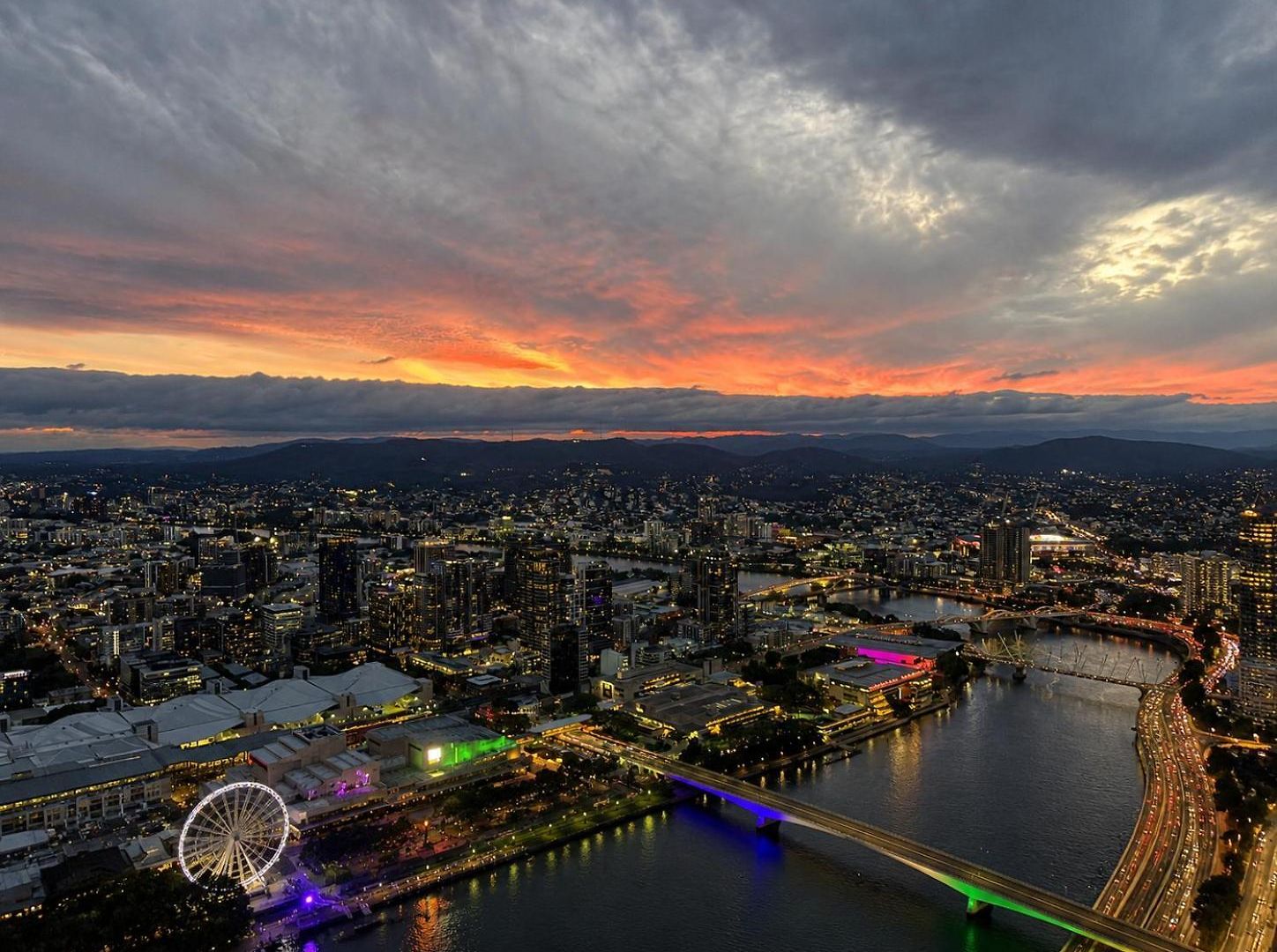 63 Floors Up & A Million-dollar View W/ Carpark Apartment