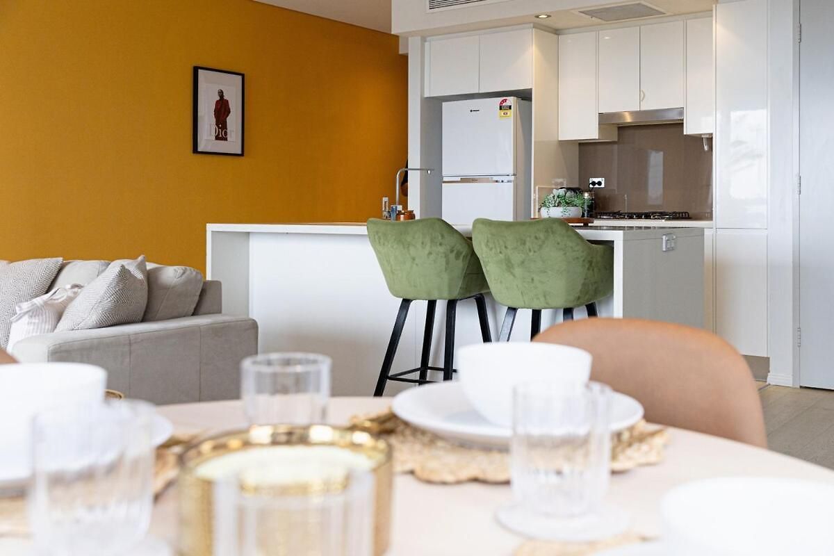 Skyline Elegance 2bdr Pool Gym Sauna Parking Apartment Brisbane