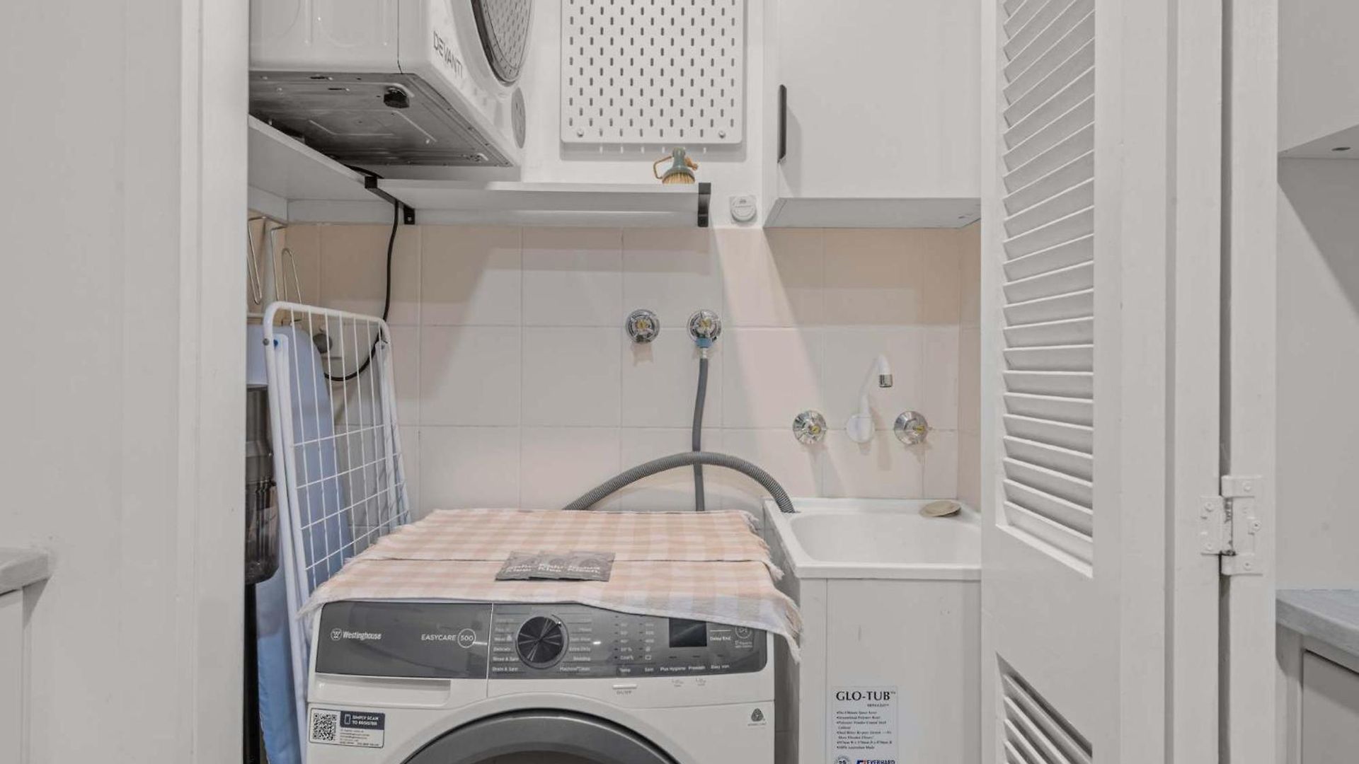 The Mews Bowen Hills - Spacious 3-bedroom With Pool & Parking Apartment