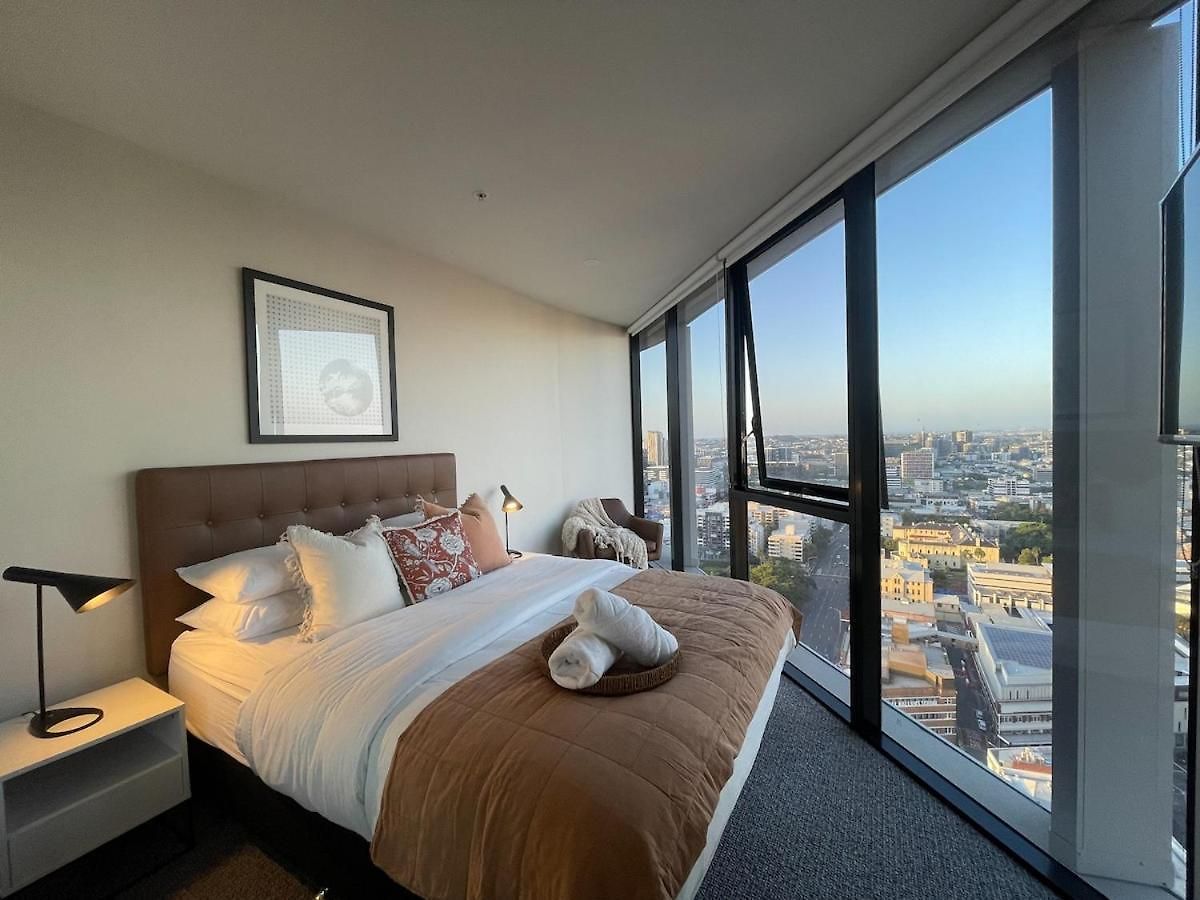 Luxury Cbd With 180 River Views & Rooftop Pool *