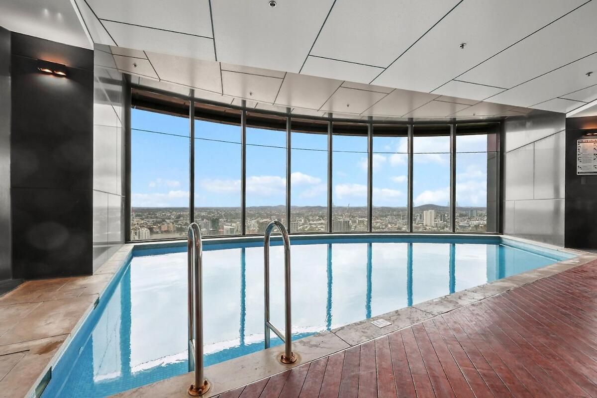Level 43 Water Views - 2br - Sleeps 6 & Baby Apartment *