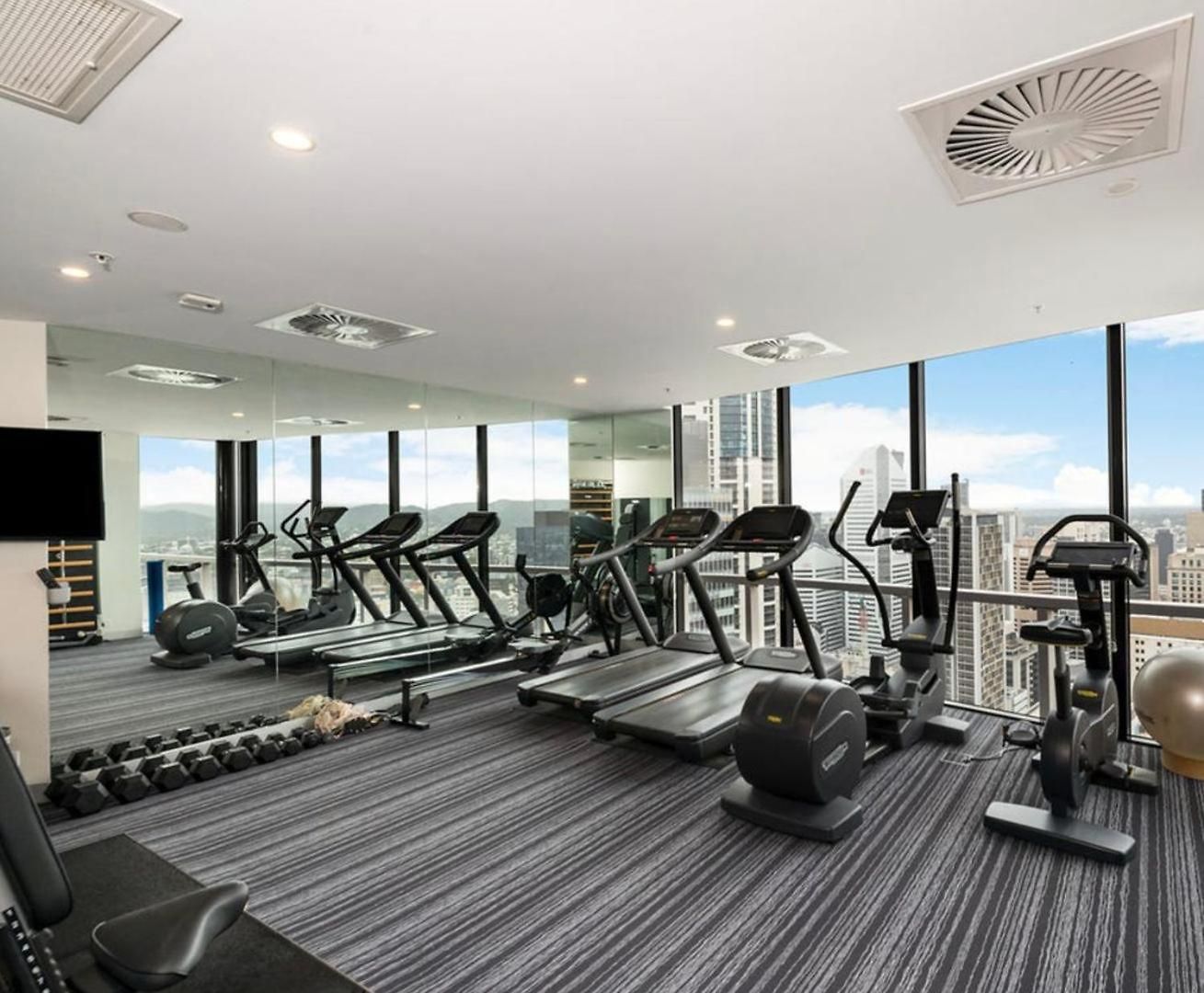 Modern 2br With River Views, Rooftop Pool, Parking * Brisbane