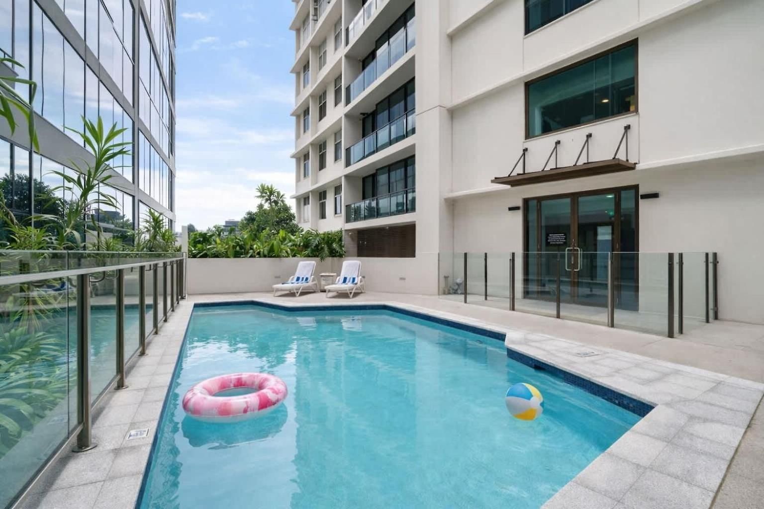 2br Night Life -pool-parking-rooftop-intercom Apartment *