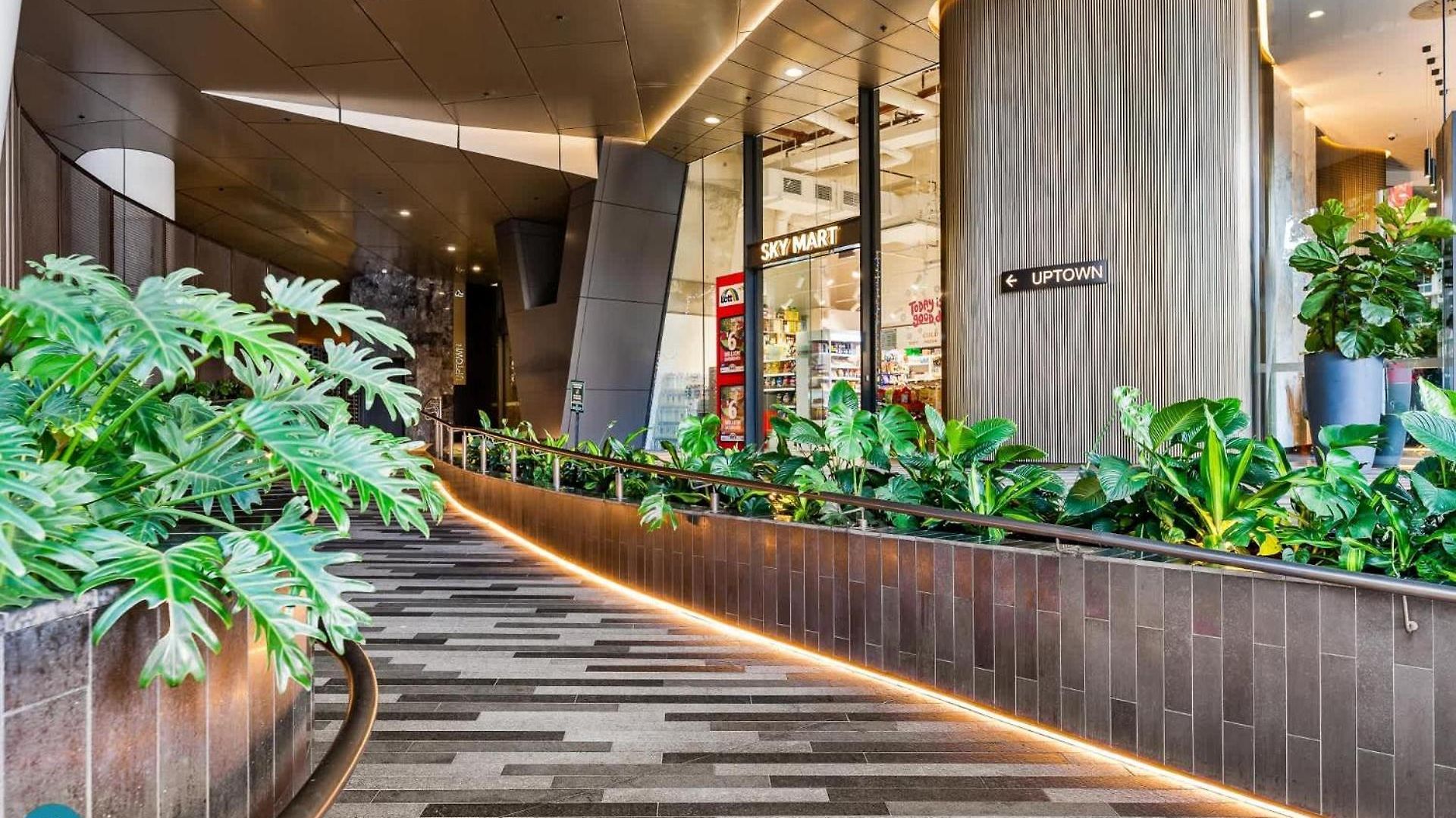 Sky Tower Luxe Retreat Pool & Gym Apartment
