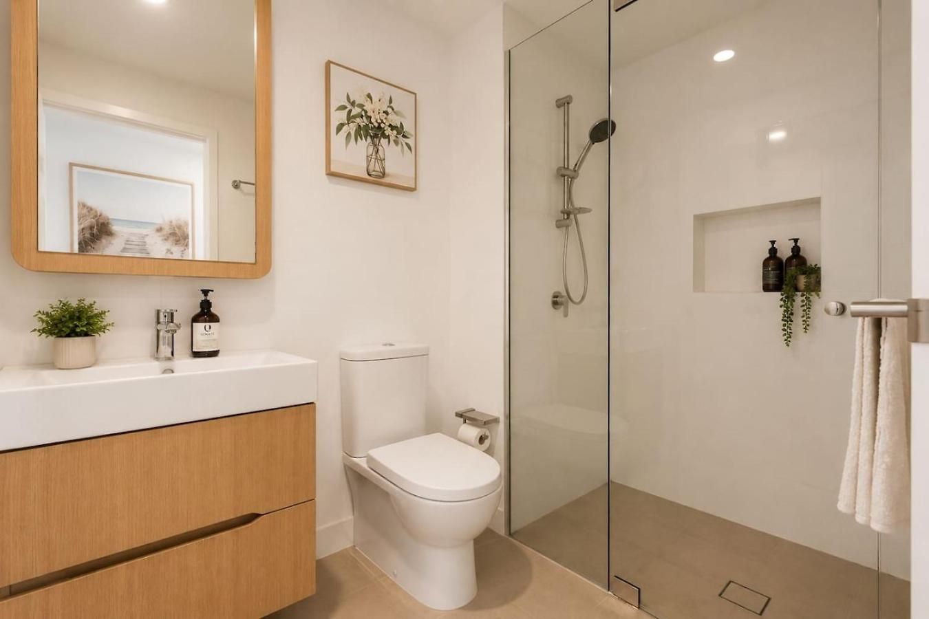Apartment Level 22 Skyline Views With Sauna, Gym, Pool And Free Parking