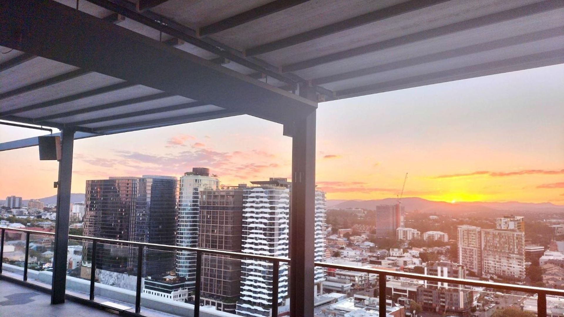 Luxe-valley 2br 2bath Infinity Pool *