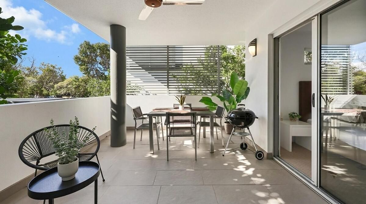 Apartment Bulimba Apartment - Ferry Access - Near Oxford St - Sleeps 8 - Baby & Work Ready Brisbane