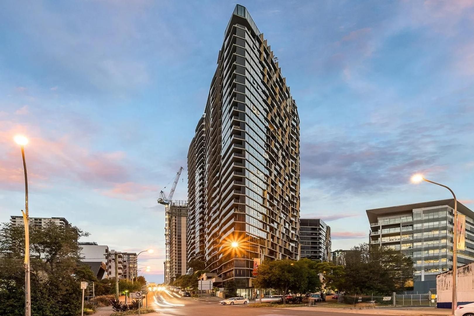 Stunning With Sunset Views, Car Park, Gym And Pool Apartment Brisbane