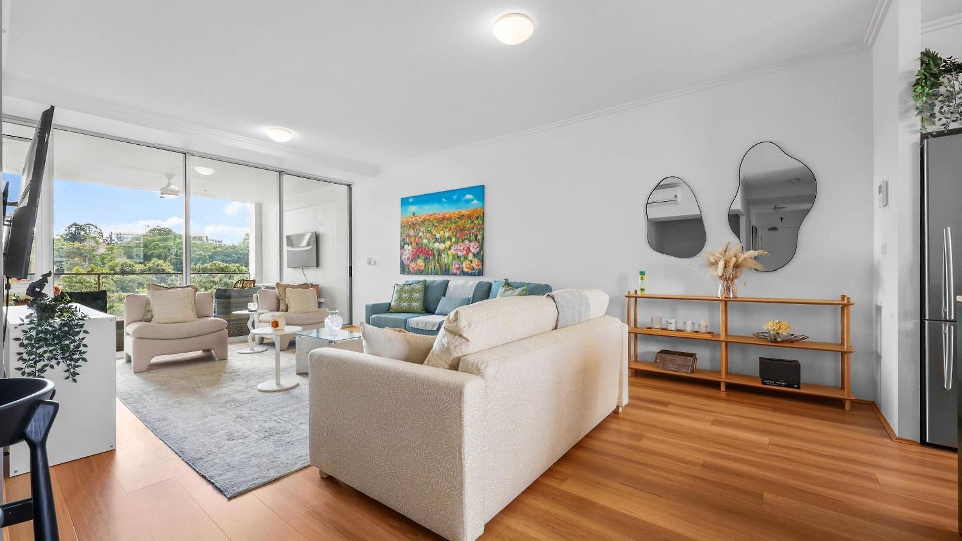 Entire Unit - 2 Pools - Sauna - Park - Cbd Views - Baby Ready Apartment *