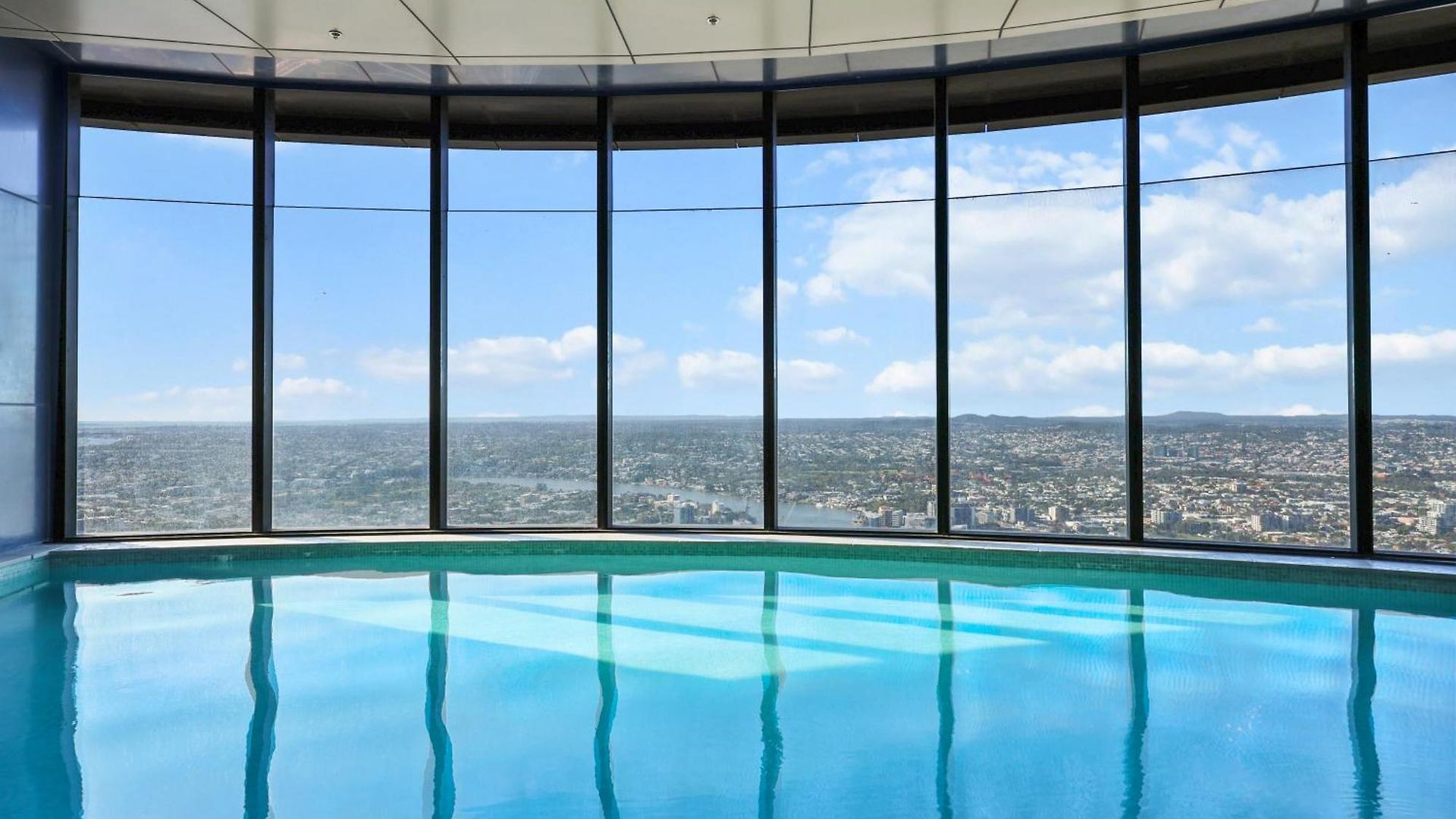 Apartment Level 43 Water Views - 2br - Sleeps 6 & Baby