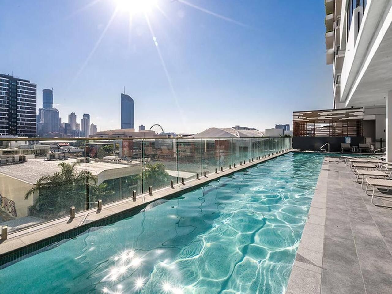 Urban Escape: Great Location W/ Cityscape Brisbane