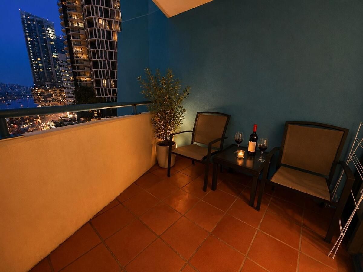 Queen Street Cbd With Balcony And Amenities C48 *