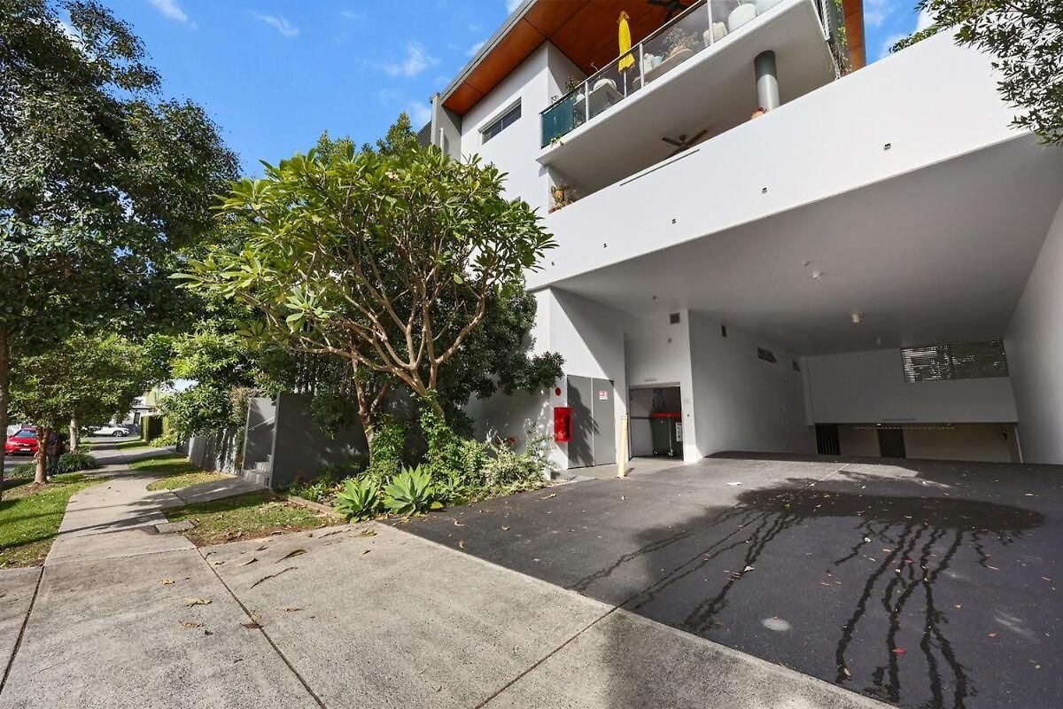 Apartment Bulimba Apartment - Ferry Access - Near Oxford St - Sleeps 8 - Baby & Work Ready *