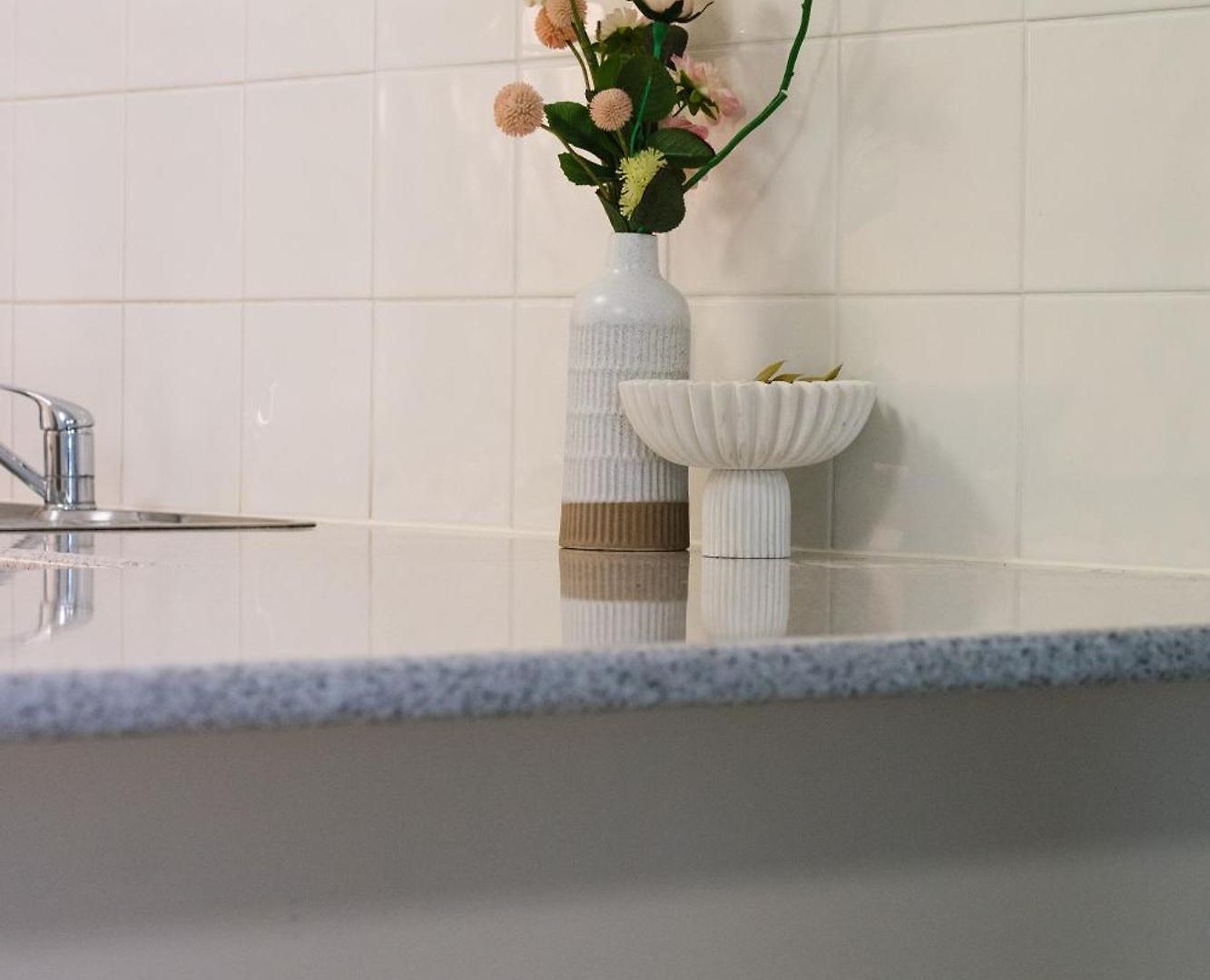 Apartment 2br 2ba Indooroopilly-walk To Shops & Bus *