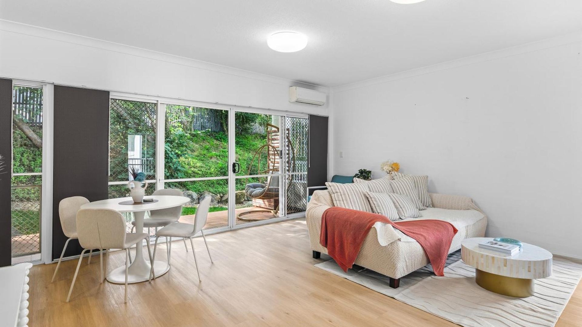 Apartment 2br 2ba Indooroopilly-walk To Shops & Bus Brisbane