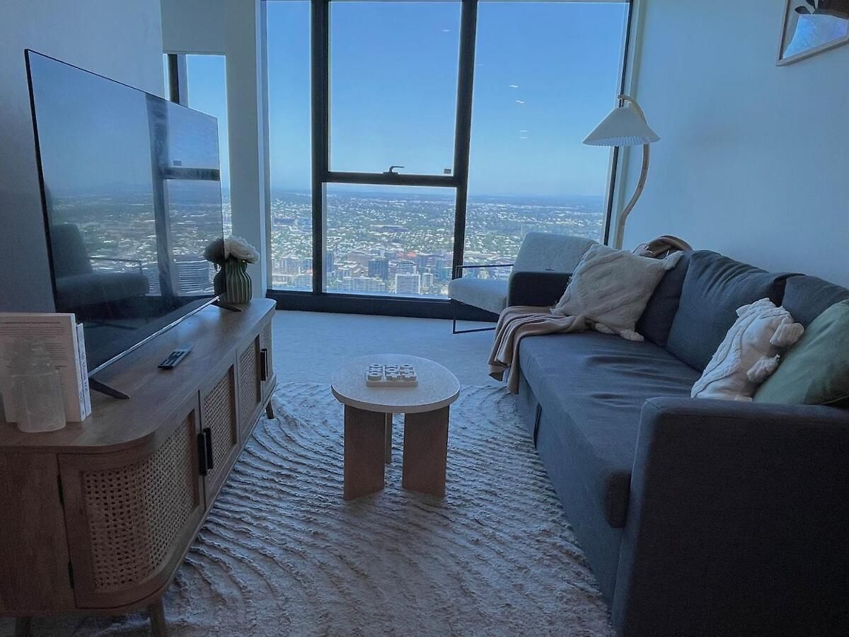 Lvl72 Breathtaking Views With Parking, Pool & Gym Apartment