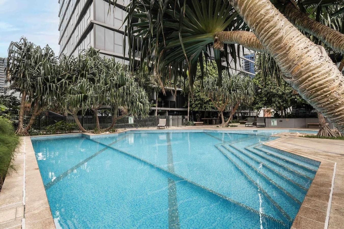 Apartment Level 22 Skyline Views With Sauna, Gym, Pool And Free Parking *