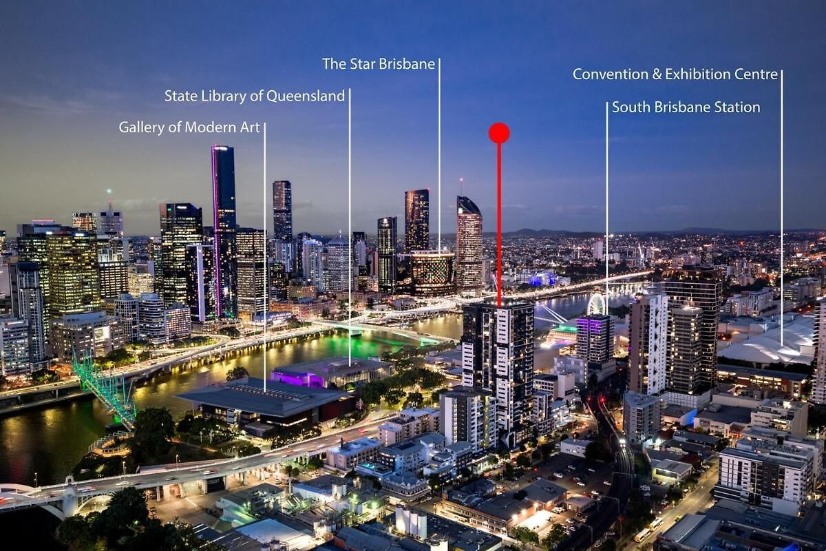 Panoramic Skyline - Walk To South Bank Apartment *