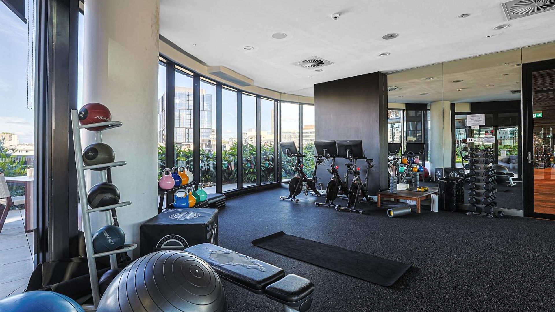 Mickey Clubhouse 1br With Pool, Gym & Apartment Brisbane