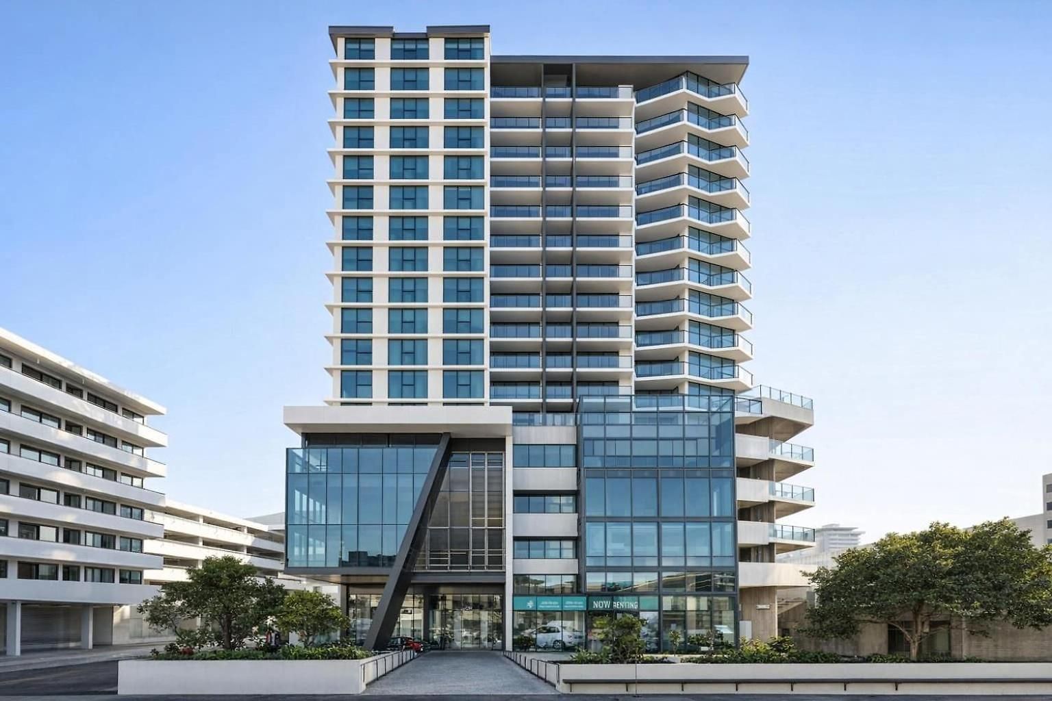 2br Night Life -pool-parking-rooftop Apartment Brisbane
