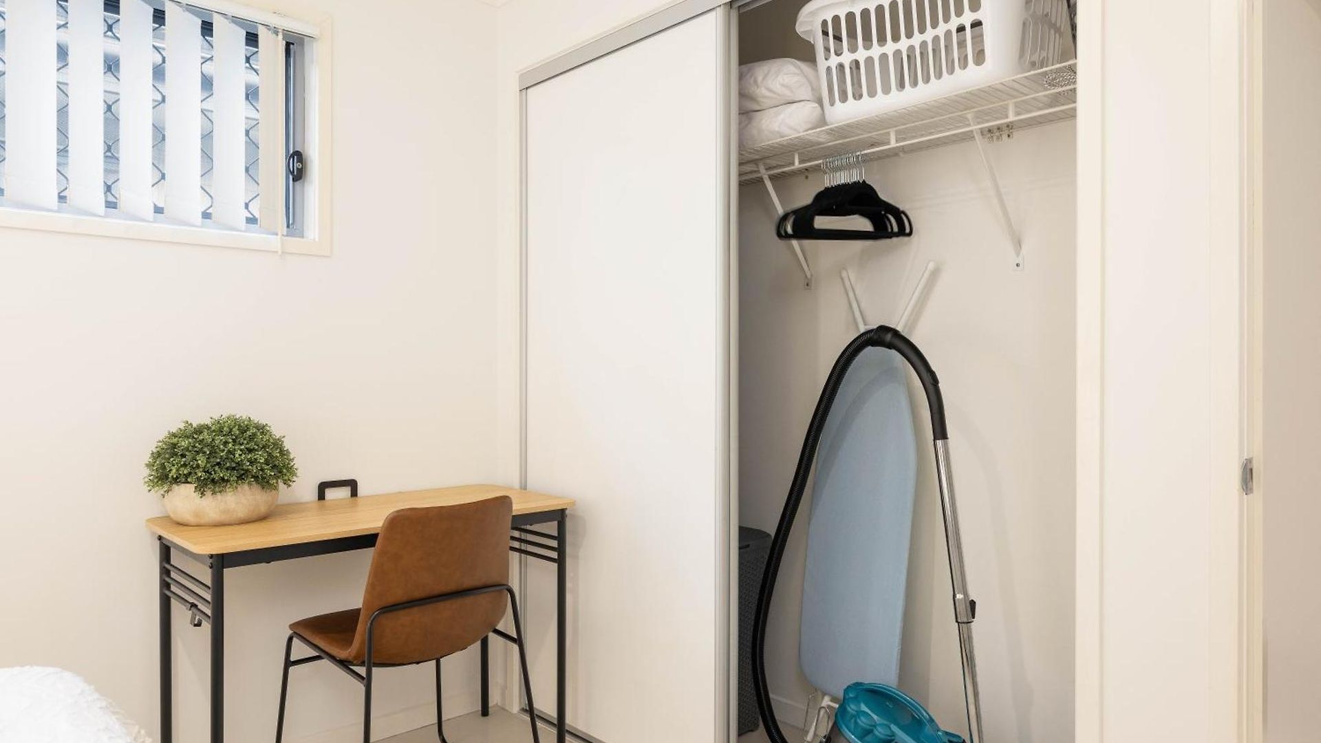 Smart Self Check-in - Darnley St Apartment *