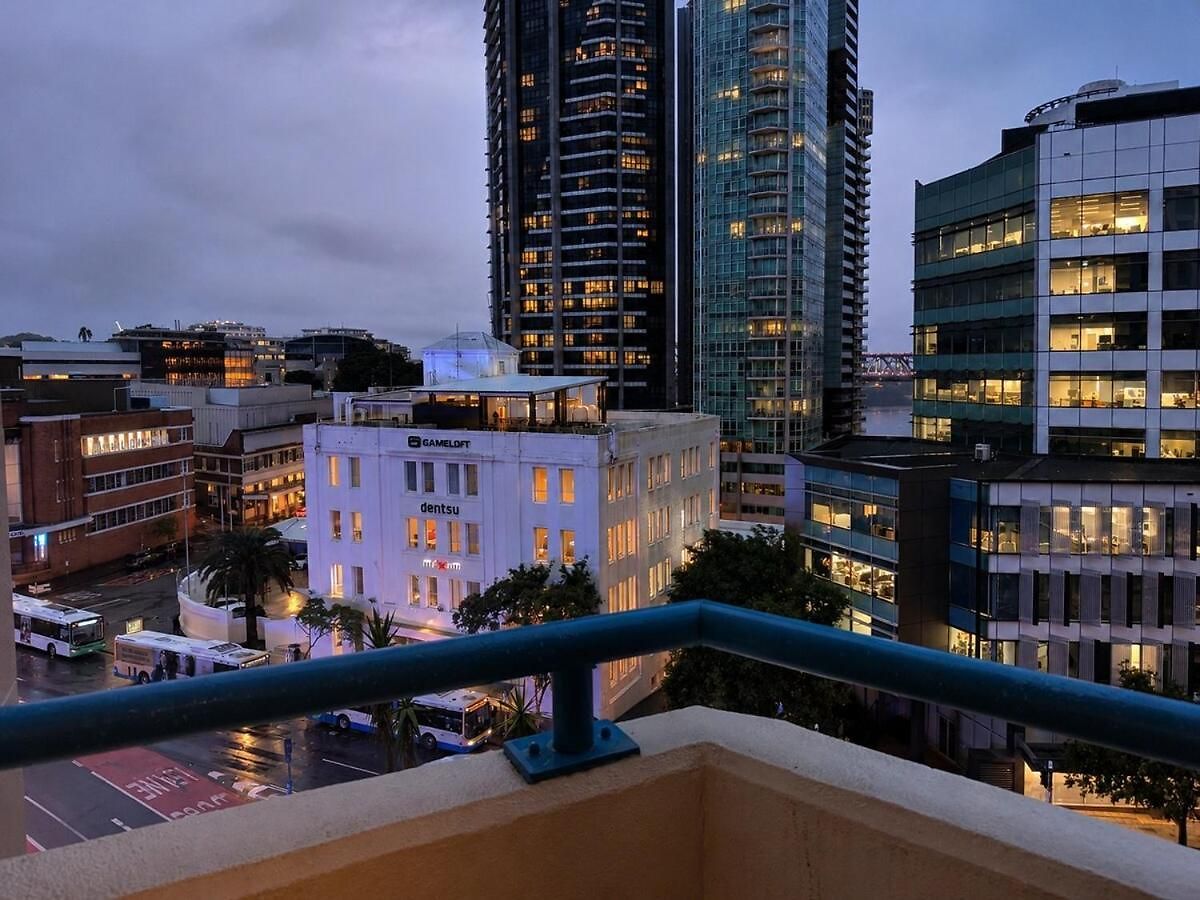 Apartment Queen Street Cbd With Balcony And Amenities C48