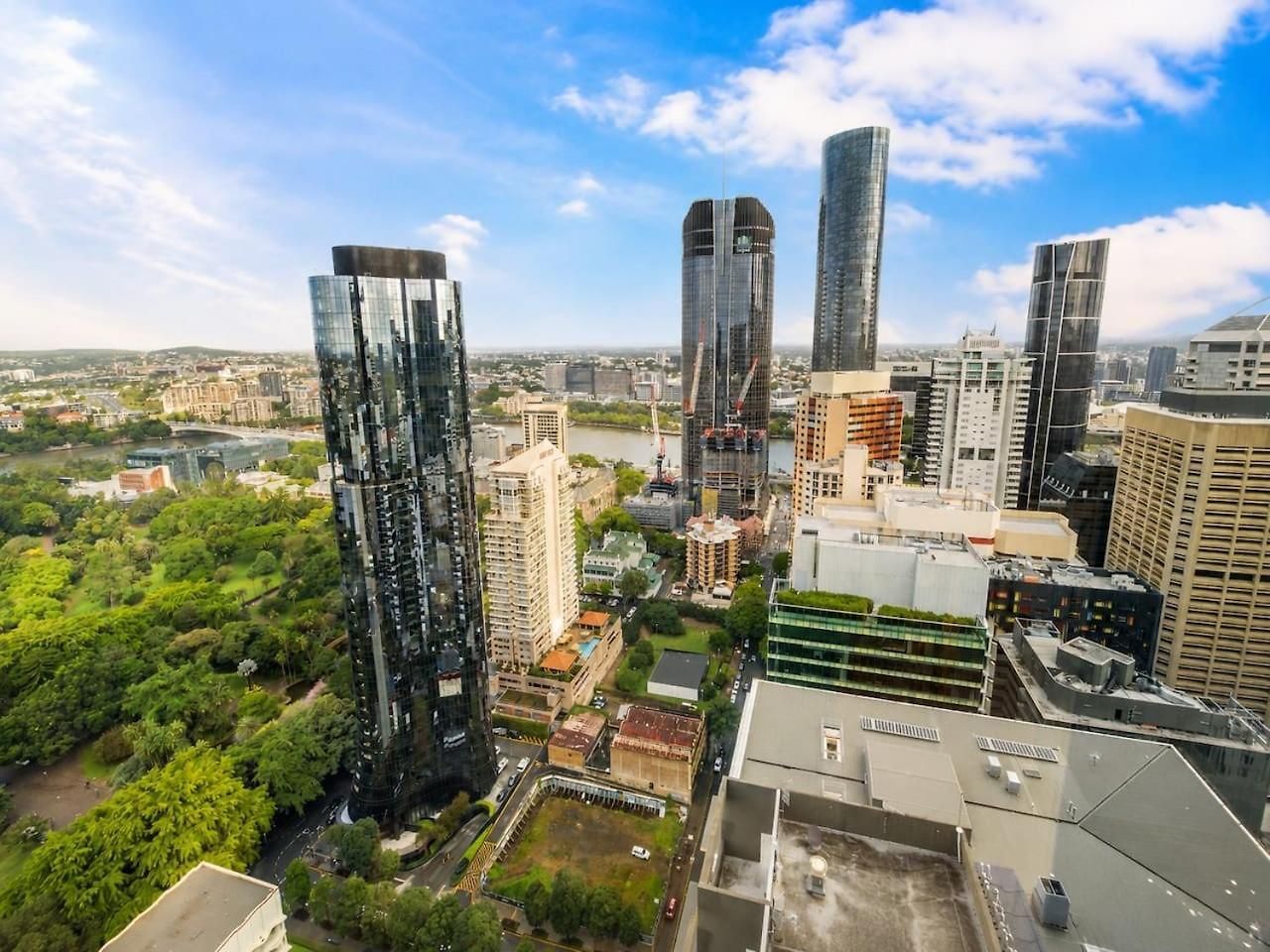 Cbd Luxury 2b W Parking Sky View Apartment *