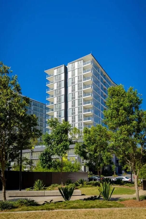 Luxurious Newstead With Views Apartment *