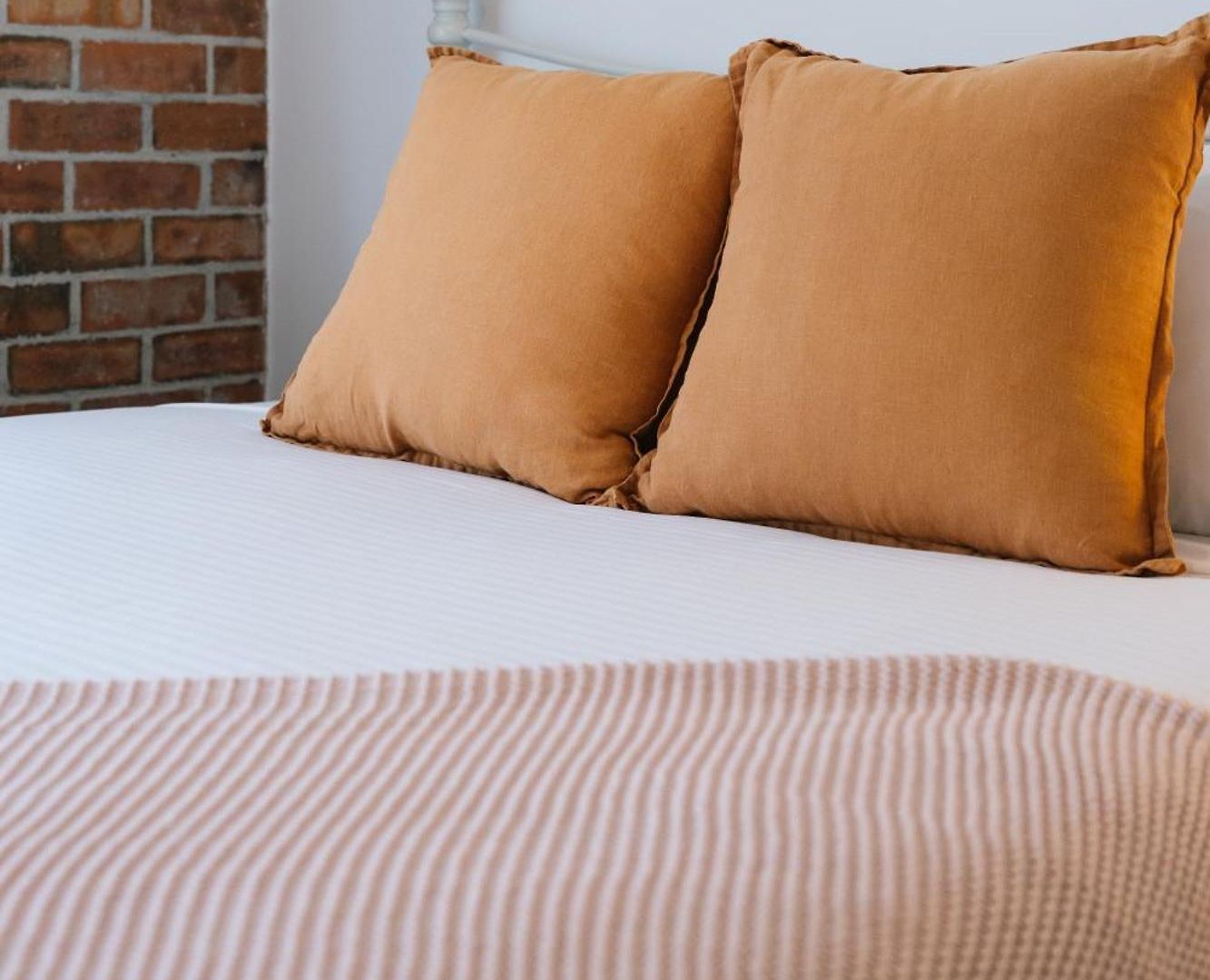 2br 2ba Indooroopilly-walk To Shops & Bus * Brisbane