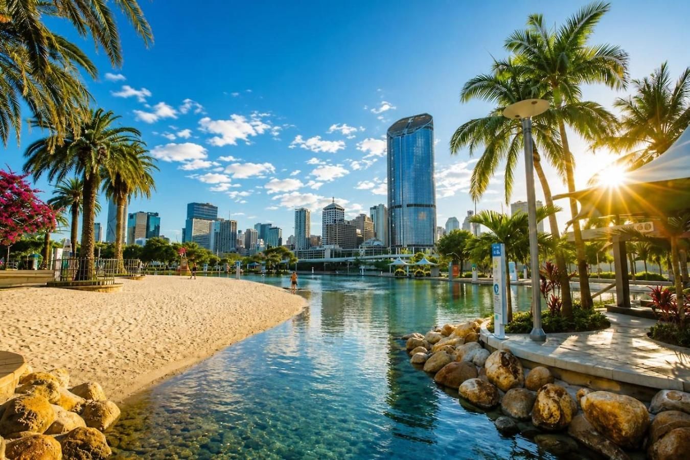 Level 22 Skyline Views With Sauna, Gym, Pool And Free Parking Apartment *