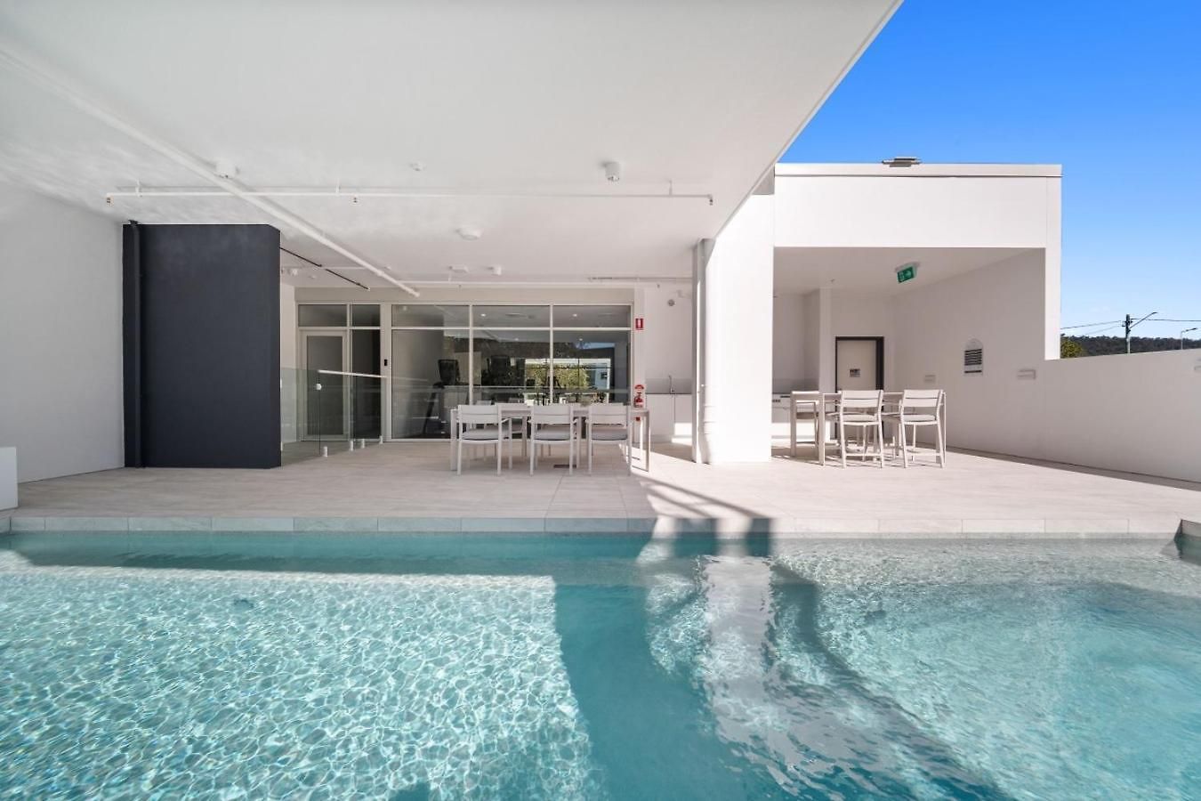 Across From Train And Bus Station Pool Gym And View * Brisbane