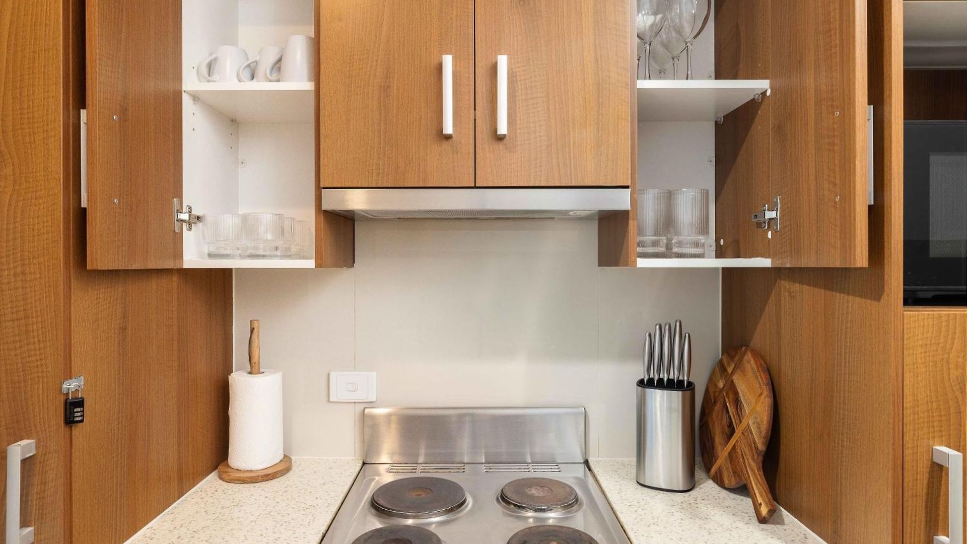 Apartment Smart Self Check-in - Darnley St *