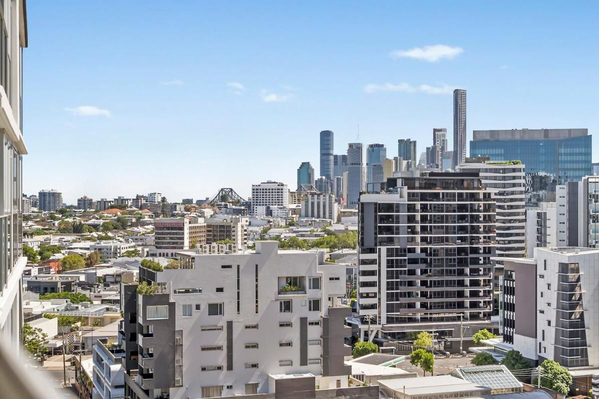 Luxurious Newstead With Views