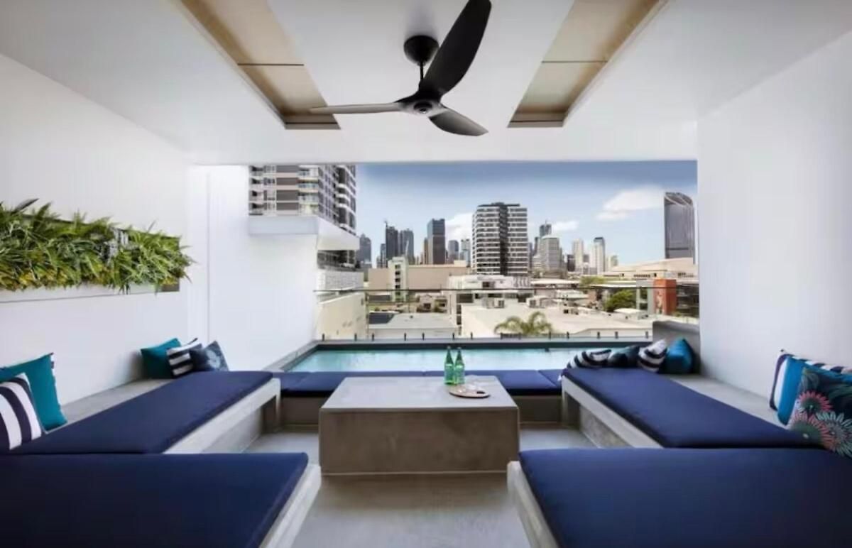 Apartment Convenient To Urban Living By Private Host *