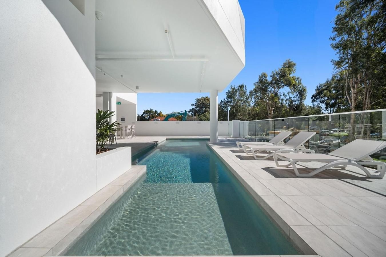 Across From Train And Bus Station Pool Gym And View Apartment Brisbane