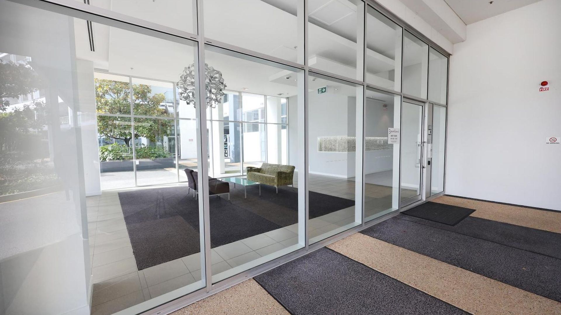 Entire Unit - 2 Pools - Sauna - Park - Cbd Views - Baby Ready Apartment *